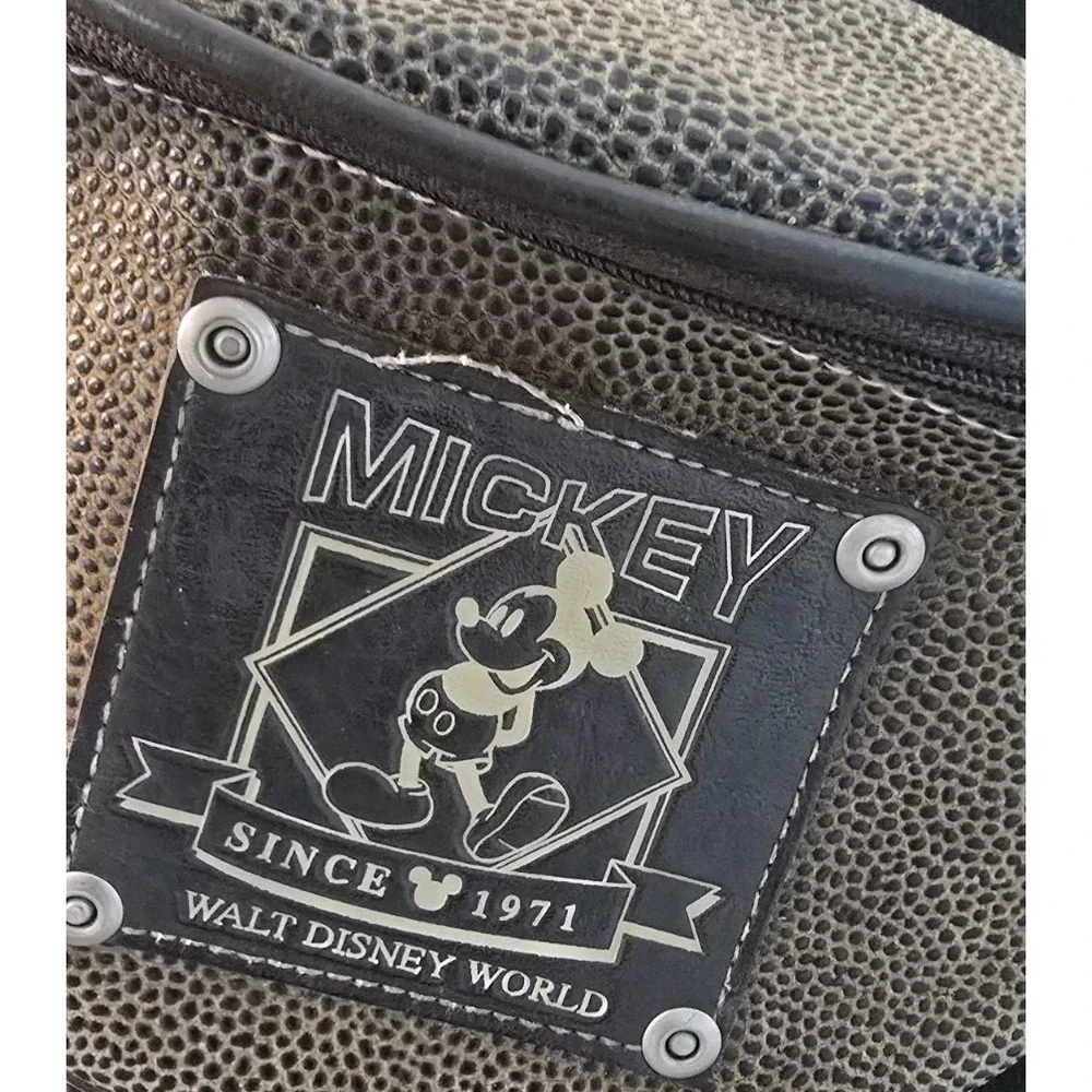 VTG Authentic Walt Disney World Brown Faux‎ Leather Fanny Pack Mickey Mouse